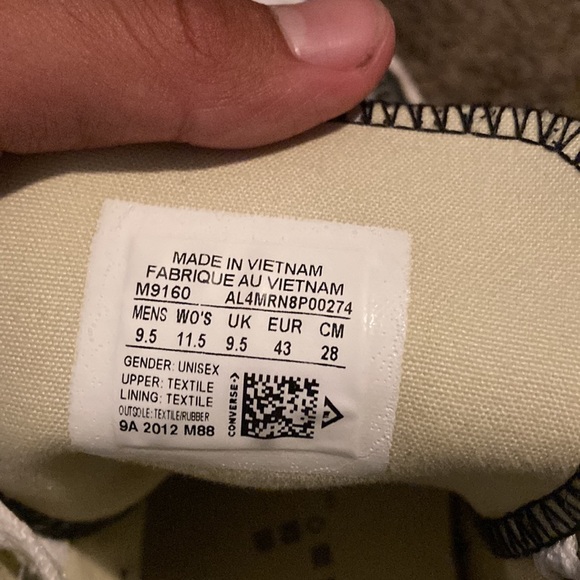Selling old converse that are in pretty good condition - Picture 3 of 4